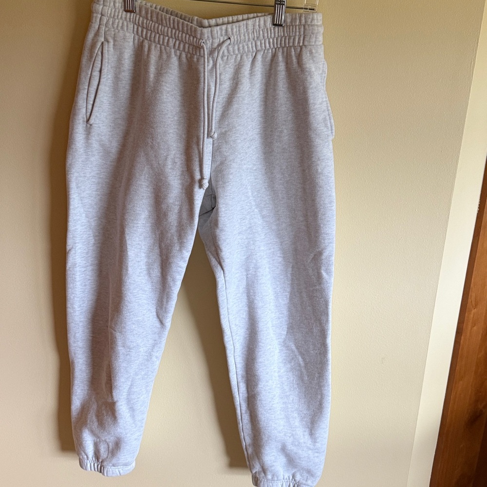 Aritzia Gray Jogger Sweatpants
